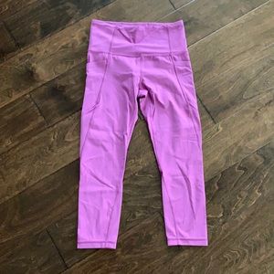 Athleta Salutation Stash Pocket Capri In Powervita